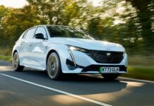 Peugeot e-308 (2025): Огляд стильного електрокара з акцентом на керованості