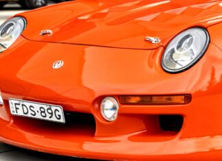 Сильно Модифицированный Mazda RX-7 Не Был Продан на Аукционе