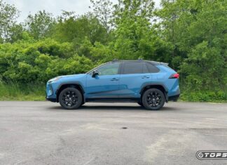 Toyota RAV4 dominuje na rynku amerykańskim: wyprzedza flagowe SUV-y i pickupy łącznie