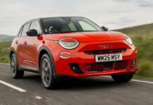 Fiat 600: практичний електричний позашляховик в італійському стилі