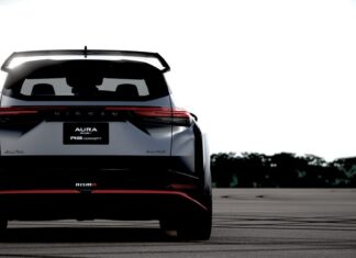 Nissan presenta il concept Aura NISMO RS: una hot hatch ibrida per il Giappone