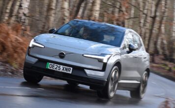 Volvo EX30 Отримає Доступнішу Версію
