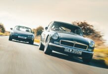 Рестромод-Суперництво: MG B і MX-5 в Сучасних Модифікаціях