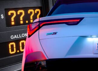Rostoucí ceny plynu: kdy 7 dolarů za galon konečně donutí řidiče přejít na elektrická vozidla?