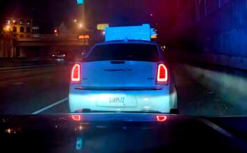 Chrysler 300 Уходит от Полиции Джорджии в Высокоскоростной Погоне