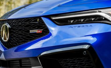 Автомобілі з США до Японії: Acura Integra Type S та Honda Passport прямують на Схід