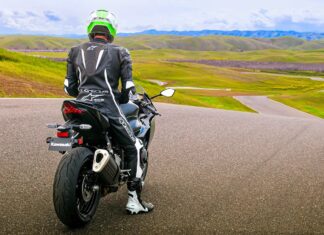 The Outlier: How the Kawasaki Ninja ZX-6R Redefined the Supersport Segment