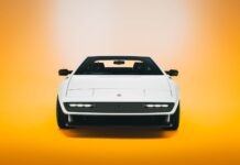 Encore Переосмислює Класичний Lotus Esprit з 400-сильним V8