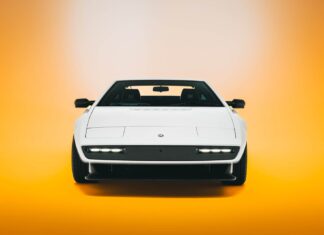 Encore Переосмислює Класичний Lotus Esprit з 400-сильним V8