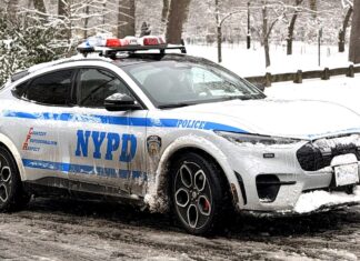 NYPD obviněn z použití trestů za přestup k odvetě proti důstojníkovi