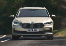 Різниця в £18? Порівняння лізингових пропозицій на Skoda Superb та Octavia