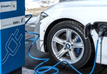 BMW попереджає: гібриди потрібно паркувати на вулиці