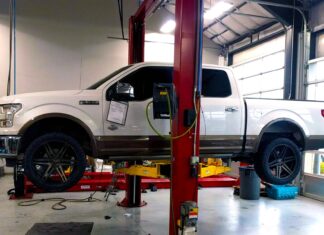 Mengapa Mekanik Ford Independen Menghentikan Biaya Perangkat Lunak Lebih dari $2.500