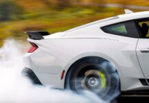 Mustang: Единственное американское спорткара, оставшееся в живых