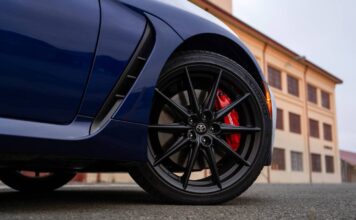 Почему Toyota GR 2026 года заставляет водителей отказываться от апгрейда