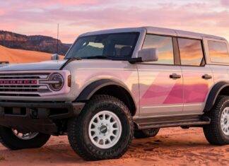 Ford Bronco Desert Rising: in het Magenta Custom Garage-pakket van $ 13.695