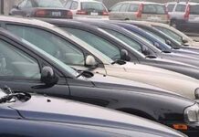 Як купити машину, не втративши свідомість: Посібник з виживання покупця 2005 року