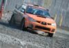 Herstellen van een slip: de techniek van de rallyrijder voor natte wegen